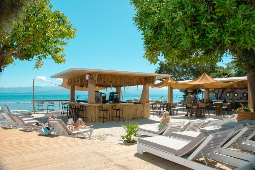 Newquay Beach Club beachfront bar and sun loungers